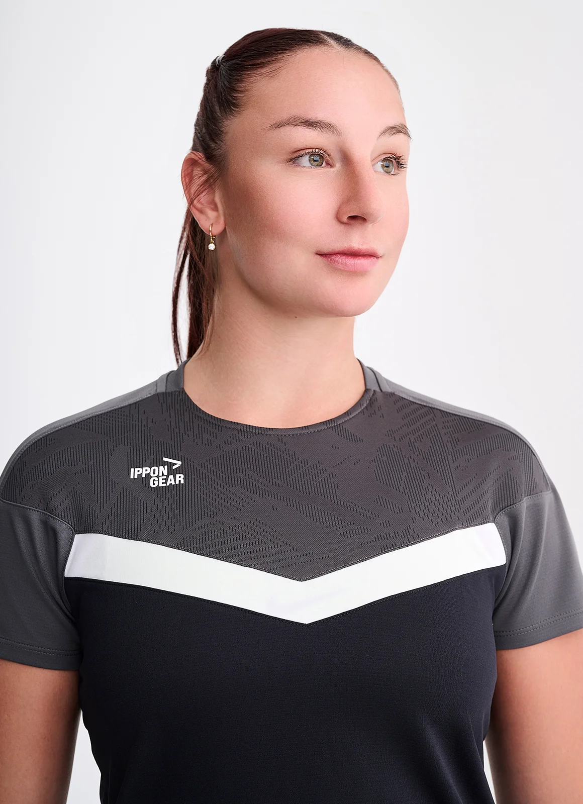 IPPONGEAR_Iconic Teamwear Tee Women_black-anthracite_emotion