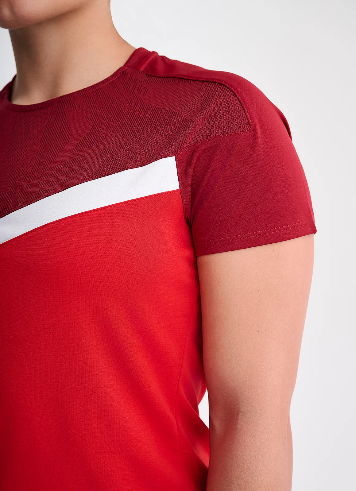IPPONGEAR_Iconic Teamwear Tee Women_red-burgundy_detail