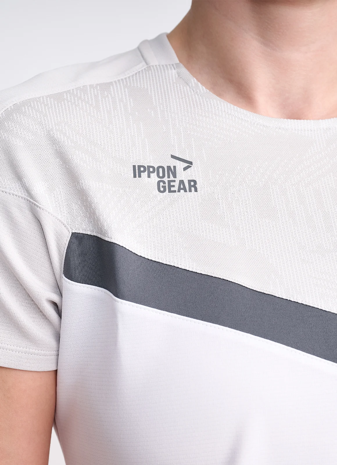 IPPONGEAR_Iconic Teamwear Tee Women_white-soft grey-anthra light_detail