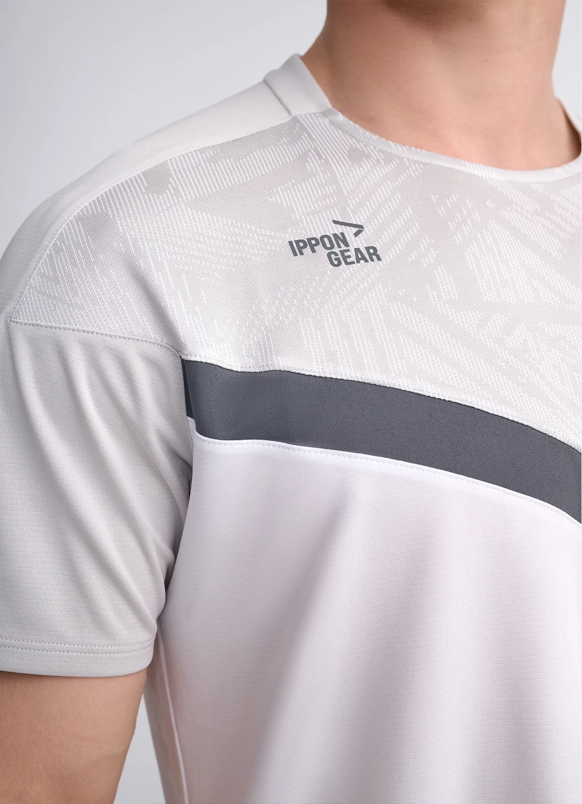 IPPONGEAR_Iconic Teamwear Tee_white-soft grey-anthra light_detail