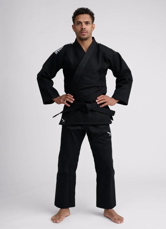 judogi negro para competición